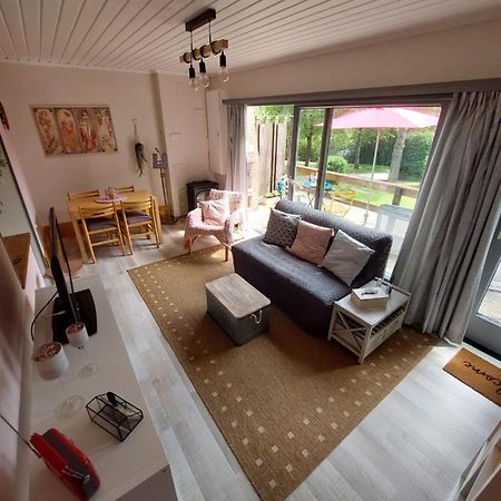 Le Petit Chalet - Bungalow Waulsort ภายนอก รูปภาพ